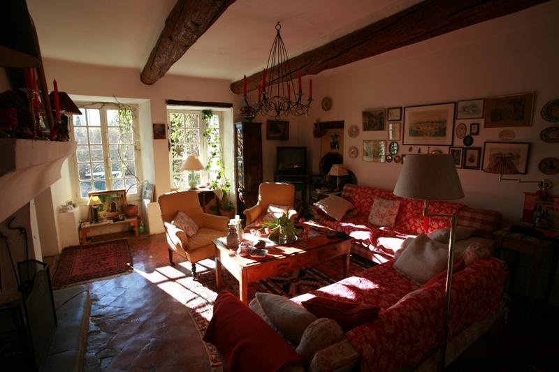 Mas restauré en Luberon avec dépendancessur 2,7 ha ...  jardin paysager, piscine